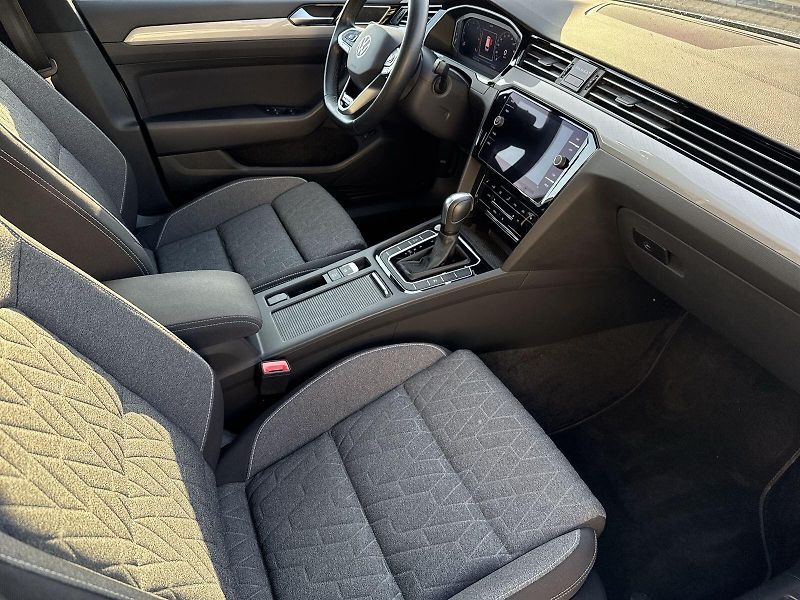 Volkswagen Passat (2023) Variant 2.0 TDI 4x4 DSG Busine - fotka 9 z 34
