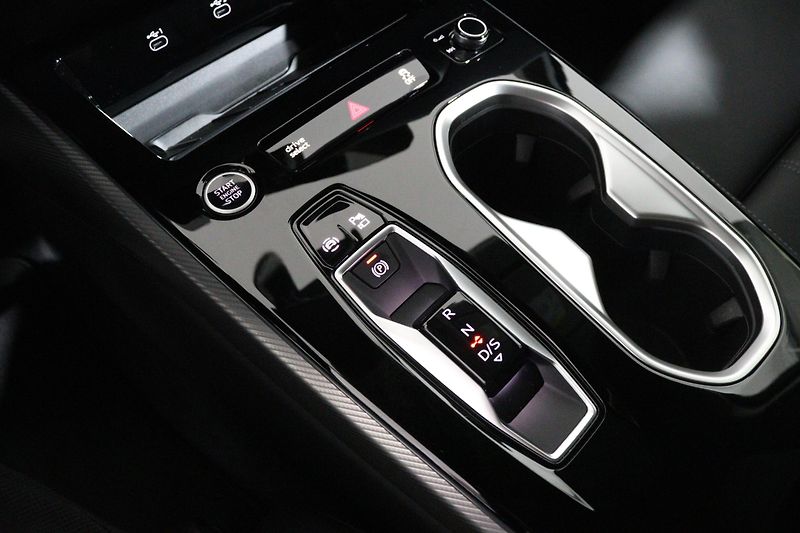 Audi A6 Avant TDI quattro 150 kW Stronic - fotka 22 z 24