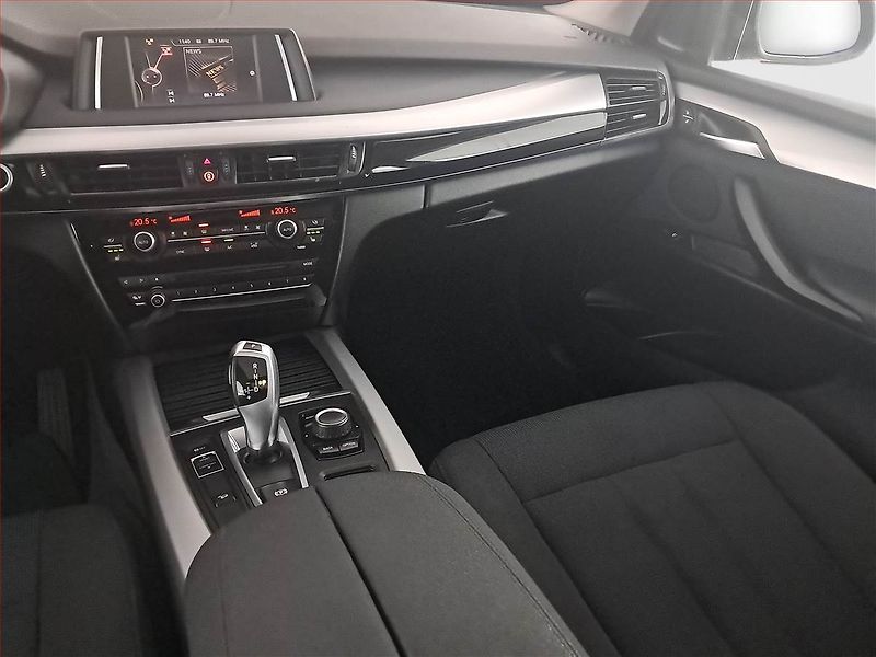 BMW X5 (2017) xLine xDrive35i - fotka 8 z 25