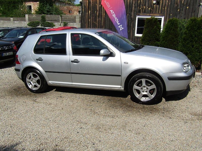 Volkswagen Golf (2002) 1.4 16V KLIMA FUNKČNÍ - fotka 8 z 34
