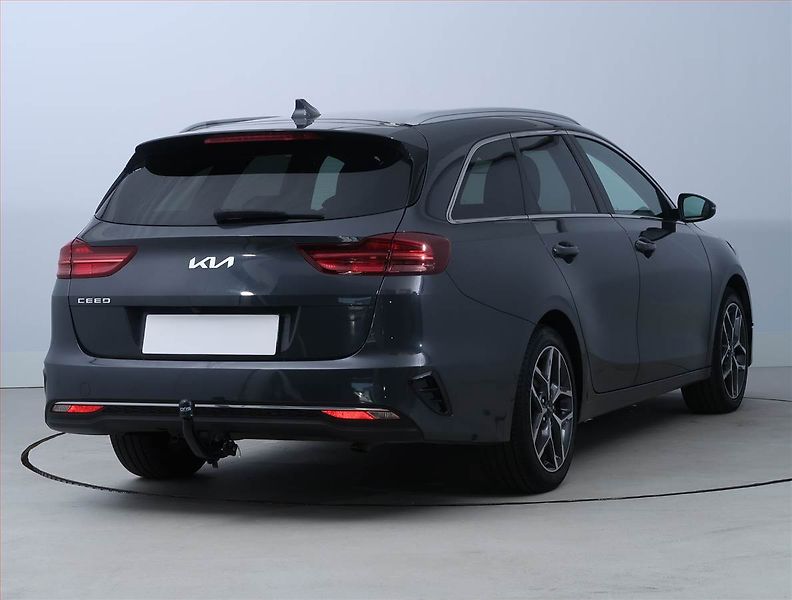 Kia Ceed (2022) Top 1.5 T-GDI, Automat, ČR - fotka 5 z 21