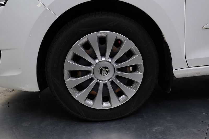 Škoda Rapid - fotka 10 z 21
