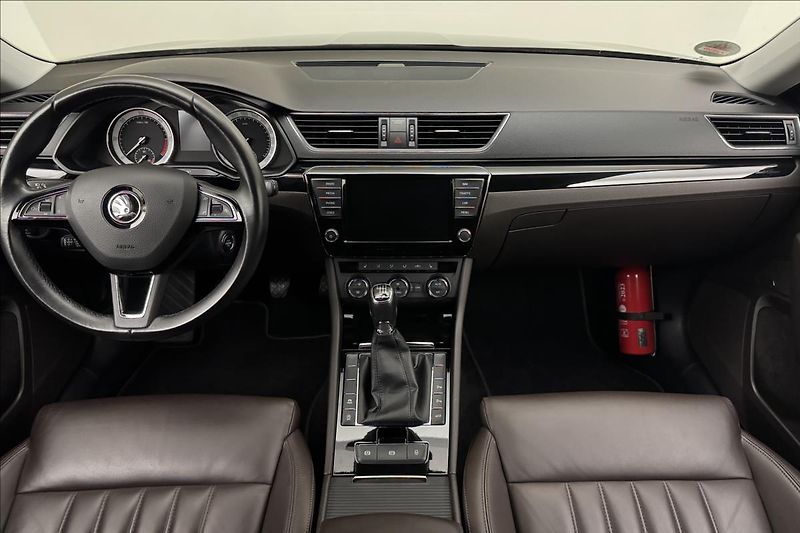 Škoda Superb 2,0 TDi 110kW L&K DPH ACC DCC - fotka 7 z 56