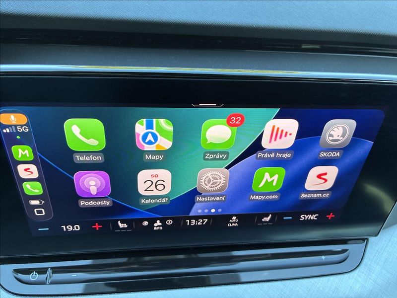 Škoda Octavia 2,0 TDI TAŽNÉ KEYLESS - fotka 23 z 31