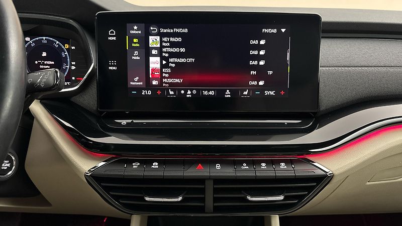 Škoda Octavia 2.0 TSI DSG 4x4 Style Combi - fotka 11 z 27