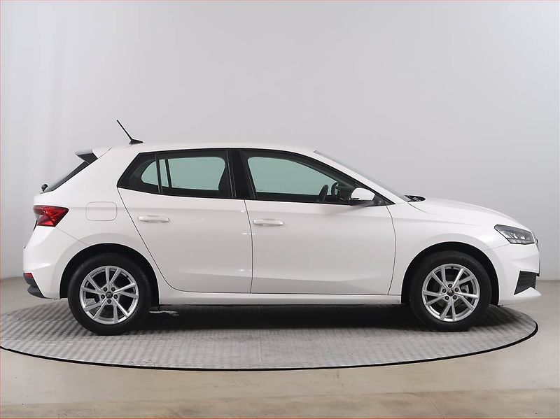Škoda Fabia (2023) 1.0, Serv.kniha, Tempomat - fotka 6 z 15