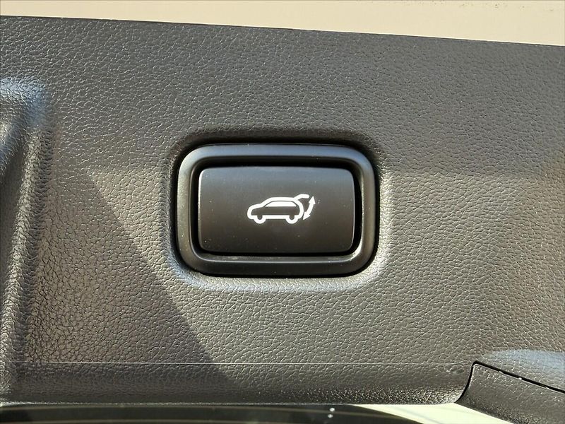 Hyundai Tucson 1,6 T-GDI PHEV 20 YEARS LUXURY - fotka 23 z 26
