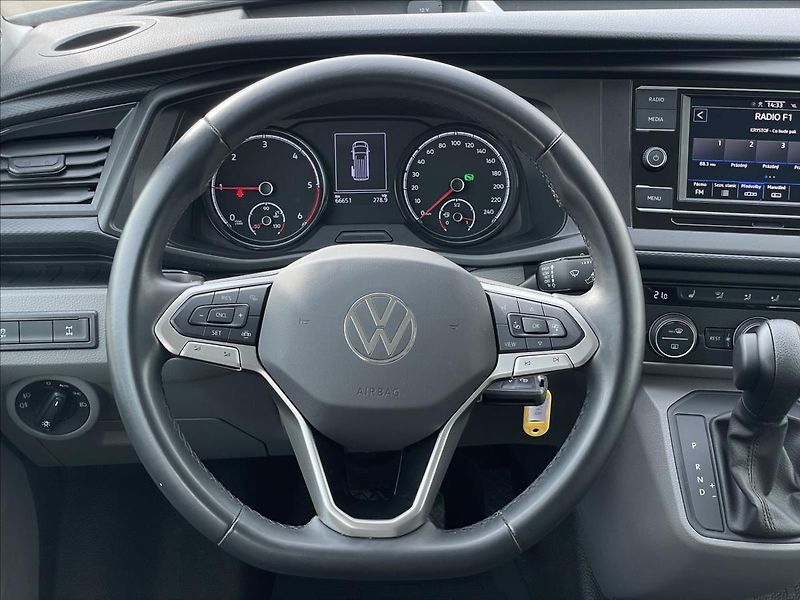 Volkswagen Caravelle 2,0 TDI 4MOT DSG Comfortline - fotka 8 z 23