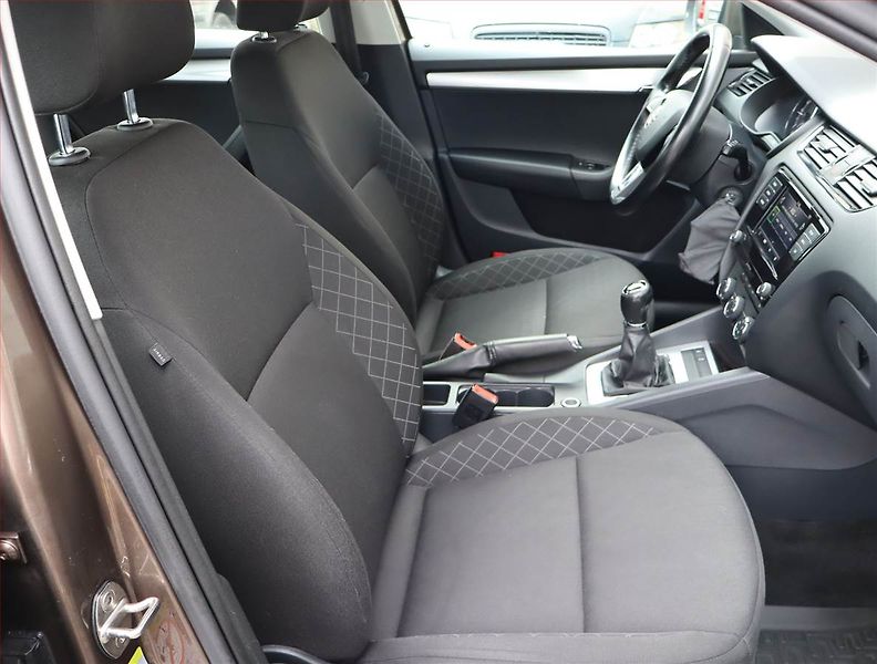Škoda Octavia (2020) Ambition 1.6 TDI, Tempomat - fotka 9 z 16