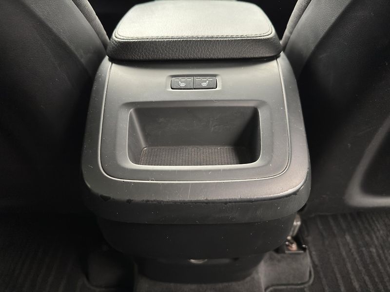 Volvo XC90 D5 AWD MOMENTUM PRO  - fotka 28 z 50