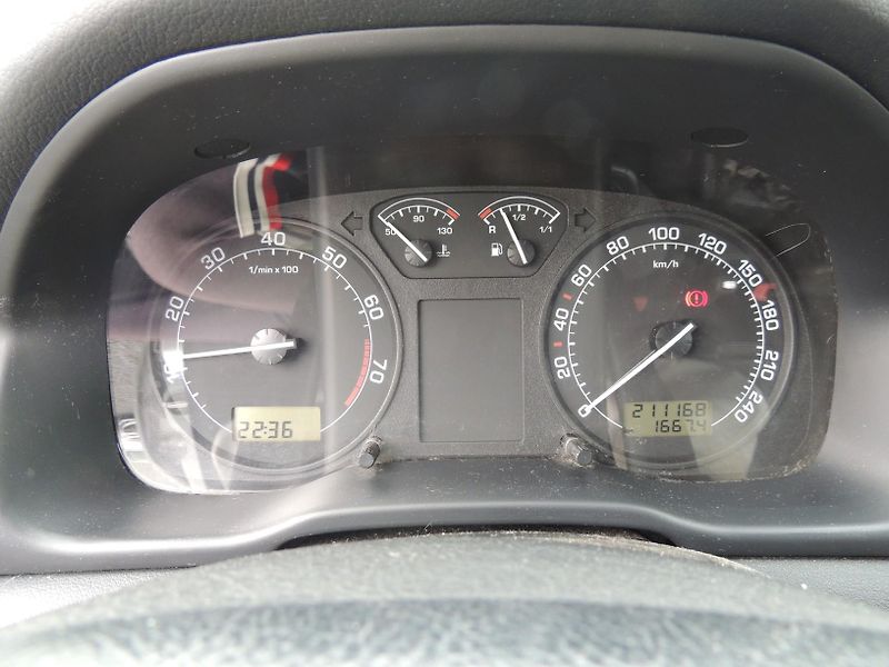 Škoda Octavia (2004) Combi 1.6i,75kw,klima - fotka 11 z 24
