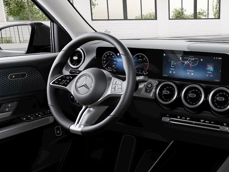 Mercedes-Benz GLB (2026) 180 d - fotka 9 z 9