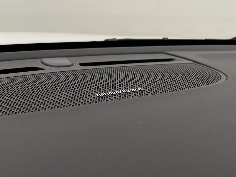 Volvo XC40 (2026) B4 AUT DARK PLUS - fotka 33 z 65