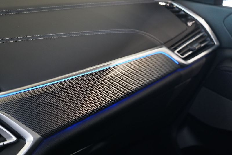 BMW X5 M50d, M Professional, Masáž - fotka 48 z 57