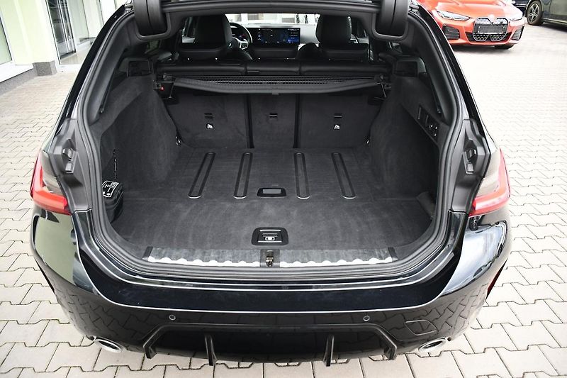 BMW Řada 3 320d xDrive M-SPORT   - fotka 55 z 64