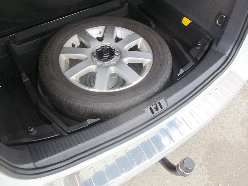 Volkswagen Touran TDI CUP*77KW*TZ*NAVI*VÝHŘEV* - fotka 34 z 50