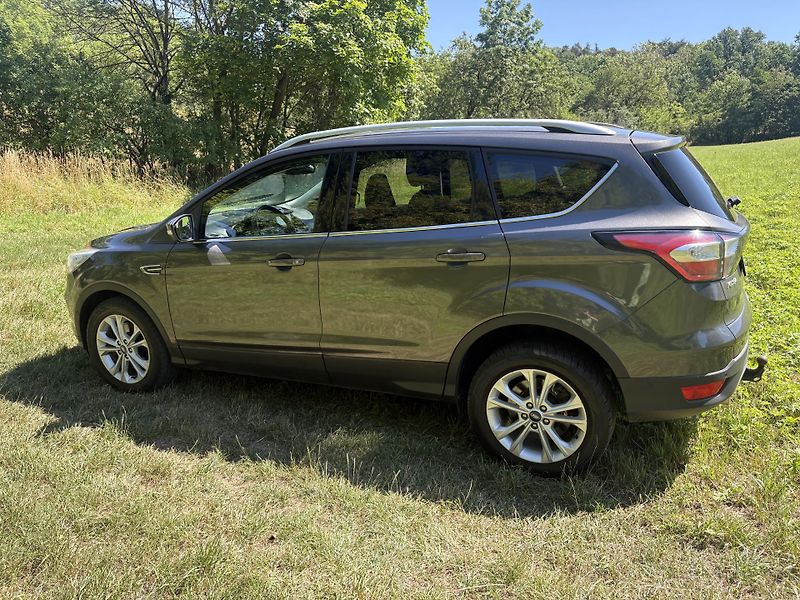 Ford Kuga (2019) Titanium 2.0 TDCi 4X4  - fotka 34 z 37