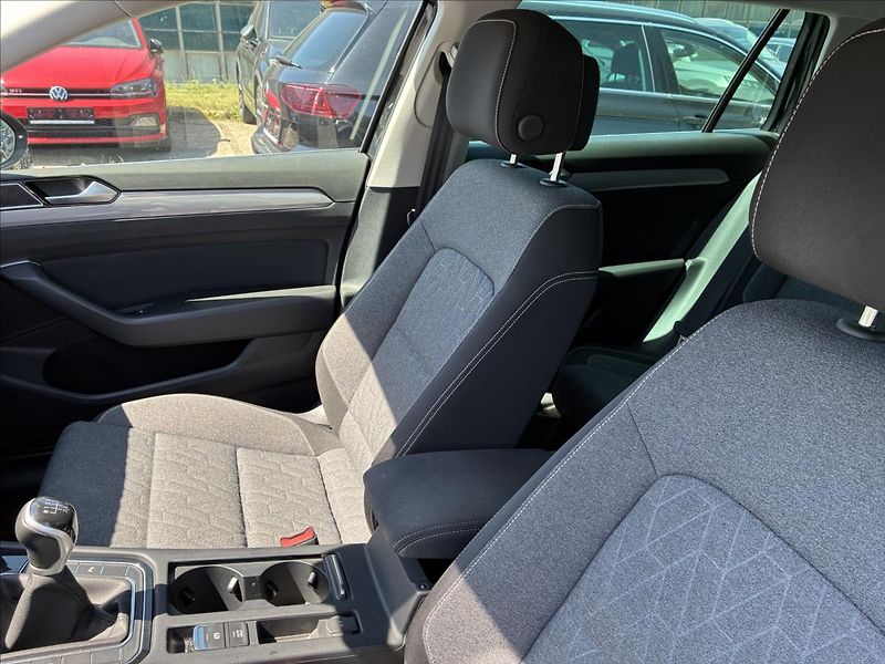 Volkswagen Passat 2,0 TDI,TAŽNÉ,WEBASTO - fotka 10 z 30
