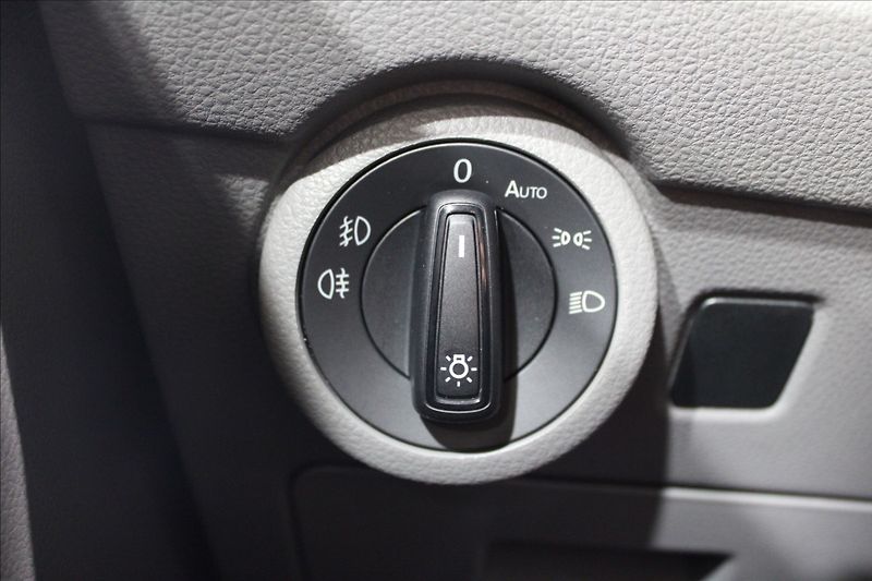 Volkswagen Caravelle 2,0 TDI 110kW DSG Comfortline - fotka 14 z 32