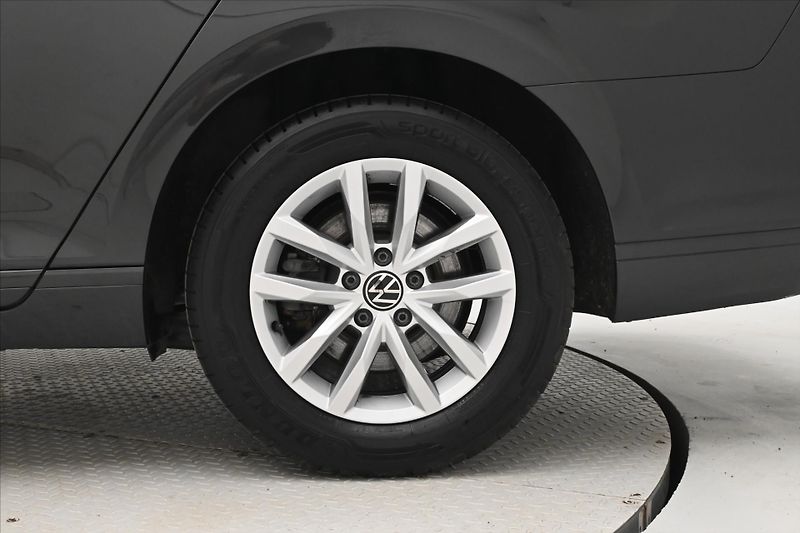 Volkswagen Passat 2,0 TDI 110kW DSG Business Zár - fotka 32 z 32