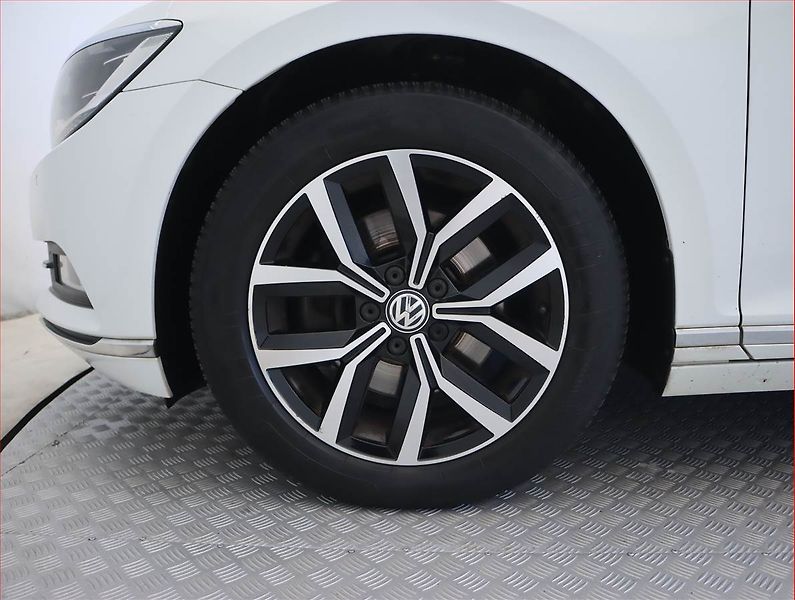 Volkswagen Passat (2016) 2.0 TDI, 4X4, Automat, Kůže - fotka 15 z 22