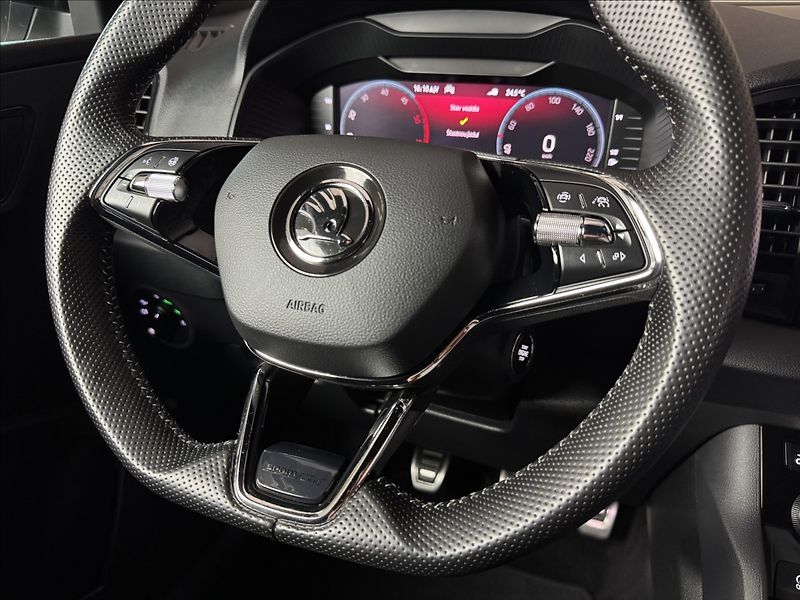 Škoda Karoq 2,0 TDi  Sportline LED Virtual - fotka 45 z 47