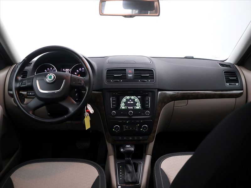 Škoda Yeti 2.0 TDI 103KW 4X4 PANORAMA - fotka 24 z 31