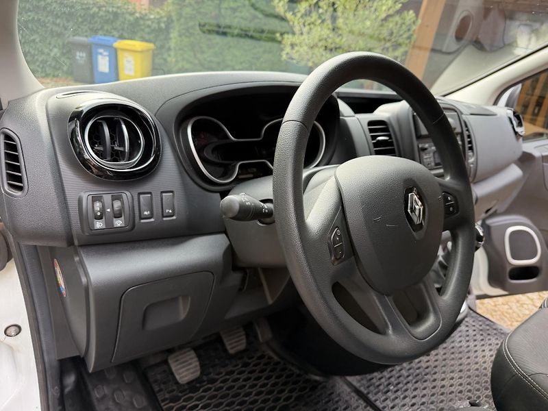 Renault Trafic (2020) Combi - fotka 14 z 16
