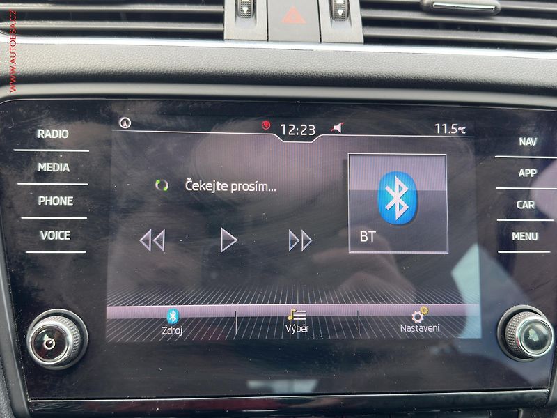 Škoda Octavia (2018) 2.0 TDi, DSG, LED, AC - fotka 16 z 24