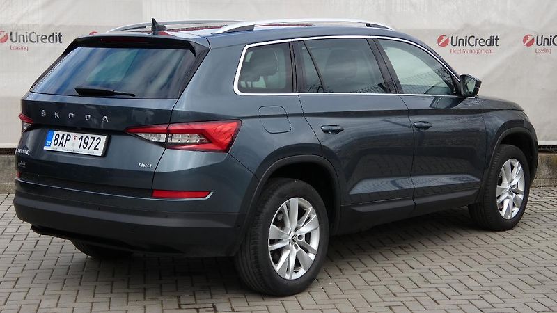 Škoda Kodiaq 2,0 TSI DSG 4x4 STYLE - fotka 3 z 26