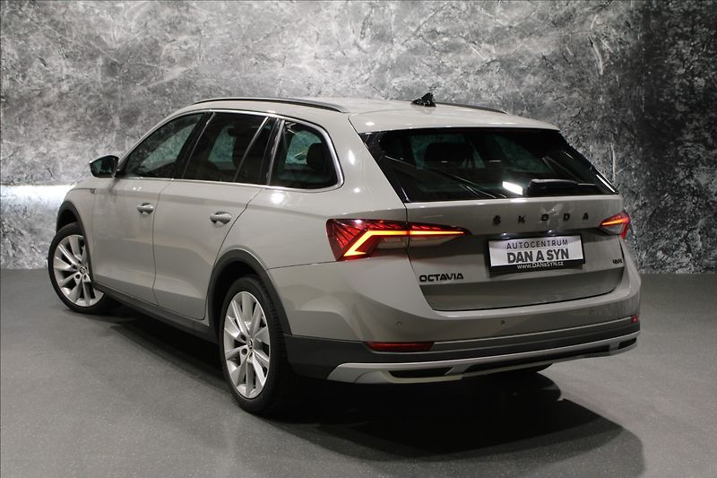Škoda Octavia 2,0 TDI Scout 4x4 DSG 1.majite - fotka 3 z 40
