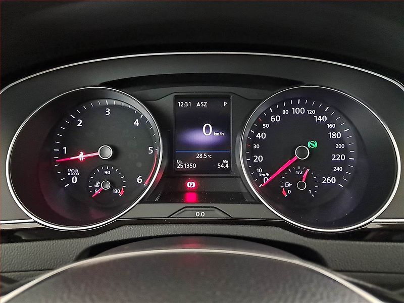 Volkswagen Passat (2019) 1.6 TDI, Automat, Navi - fotka 11 z 27
