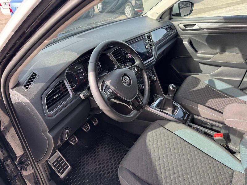 Volkswagen T-Roc (2019) IQ. DRIVE 1,5 TSI 110 KW - fotka 13 z 36
