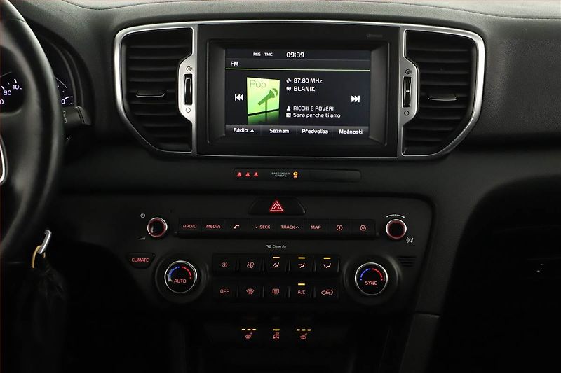 Kia Sportage (2016) 1.6 GDI, Navi, Tempomat - fotka 11 z 20