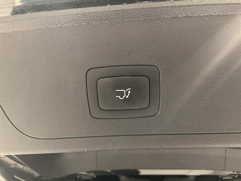 Maxus Euniq 6 77kWh Kůže 360 Pano ACC LED - fotka 20 z 21