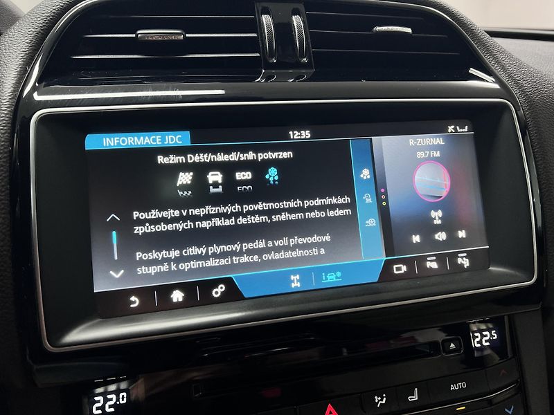 Jaguar F-Pace 2.0 D, Automat, 4x4, Na Opravu - fotka 23 z 24
