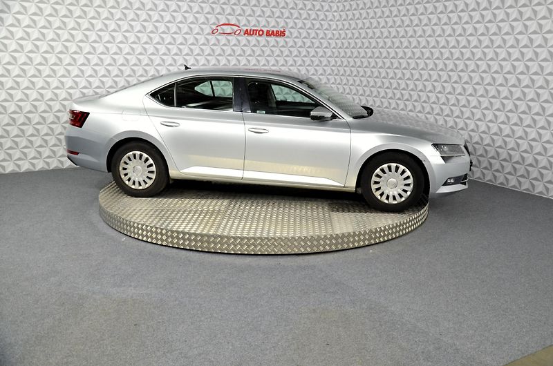 Škoda Superb (2018) 2.0TDi 110kw Ambition - fotka 4 z 18