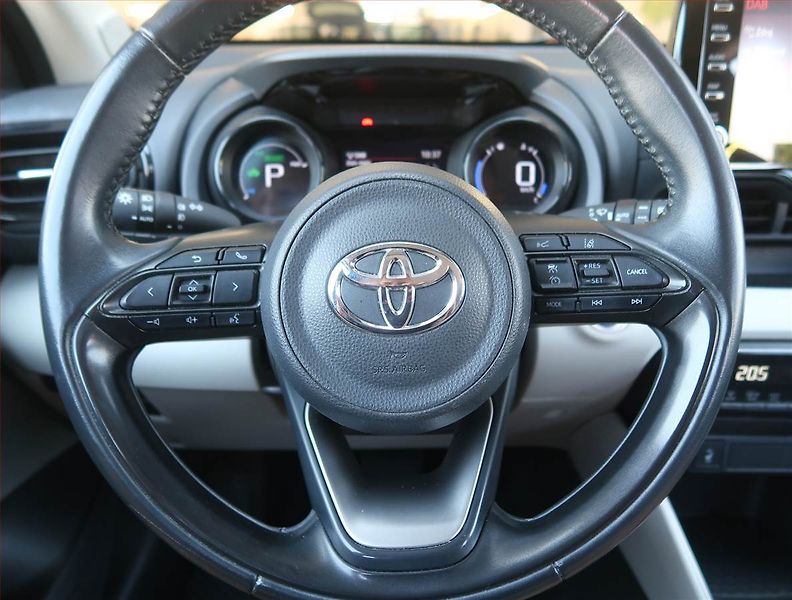 Toyota Yaris (2021) 1.5 VVT-i Hybrid, Automat - fotka 16 z 19
