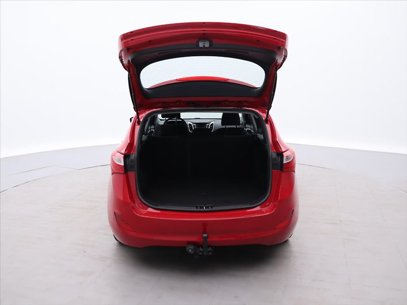Hyundai i30 1,6 GDI 99kW Trikolor Style CZ - fotka 9 z 29