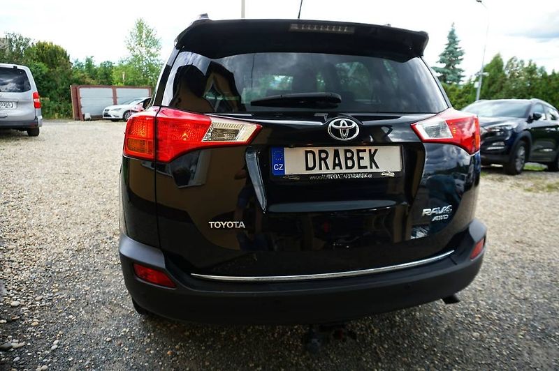 Toyota RAV4 (2015) 110 kW - fotka 6 z 46