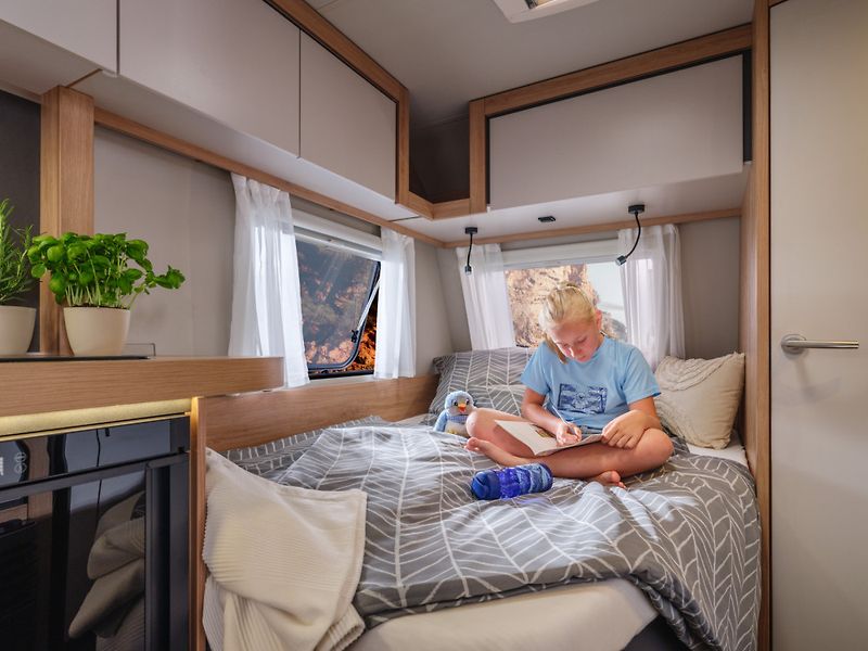 Knaus (2027) Sport 450 FU - fotka 6 z 7