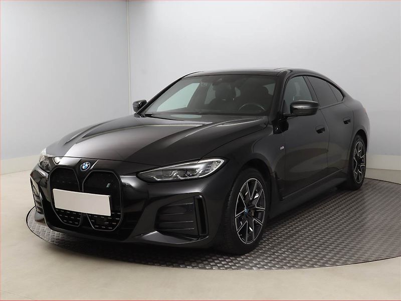 BMW i4 (2022) eDrive40, SoH 96% - fotka 2 z 24