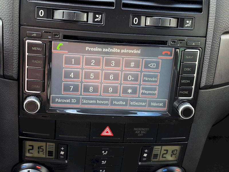 Volkswagen Touareg (2007) 2,5TDI 128KW 4X4 AUTOMAT - fotka 10 z 26