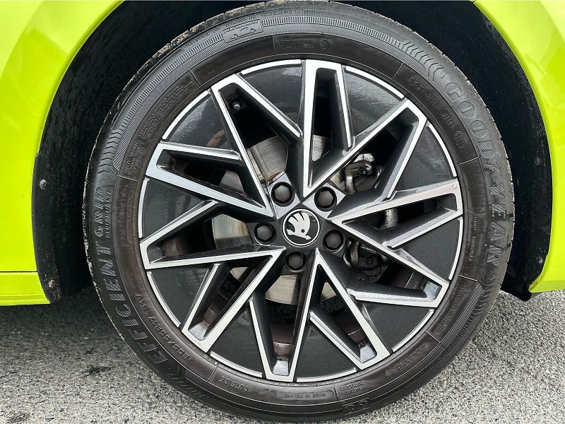 Škoda Octavia 1,5 TSI / 110 kW Sportline - fotka 22 z 24