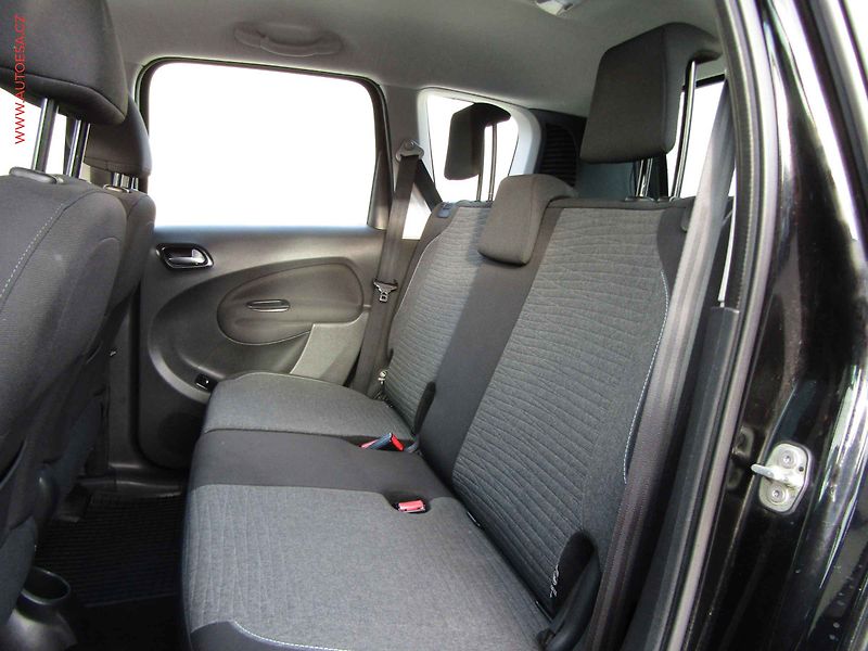 Citroën C3 Picasso (2016) 1.6HDi, 1.maj, AC, tempo - fotka 13 z 20
