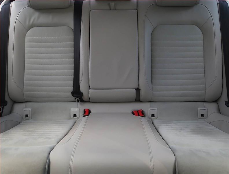 Volkswagen Passat (2020) 2.0 TDI, Automat, Kůže, Navi - fotka 10 z 17