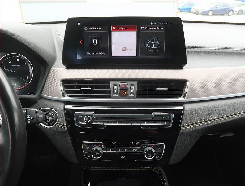 BMW X2 (2019) M Paket xDrive18d - fotka 12 z 22