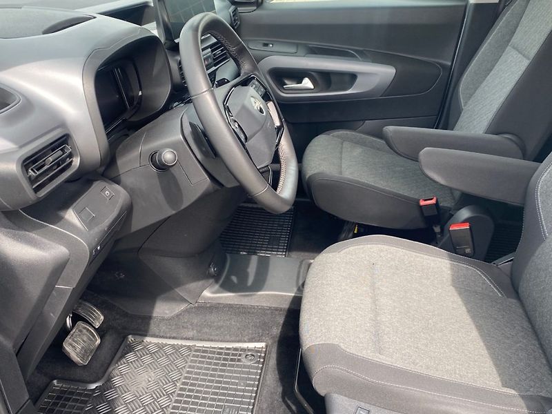 Opel Combo (2024) XL 1,5CDTI (96kW)7Míst - fotka 12 z 38