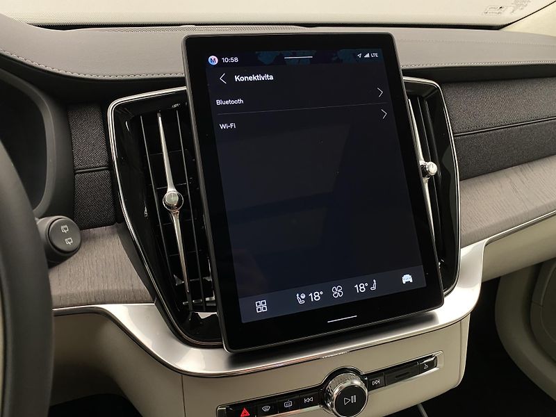 Volvo XC90 (2026) T8 AWD RECHARGE DARK ULTRA - fotka 69 z 79