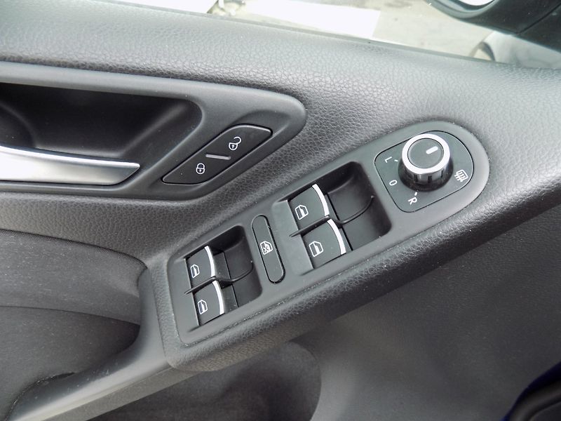 Volkswagen Golf (2012) 2.0 TDI/GTD/2.Maj/Klimatizace/ - fotka 21 z 45